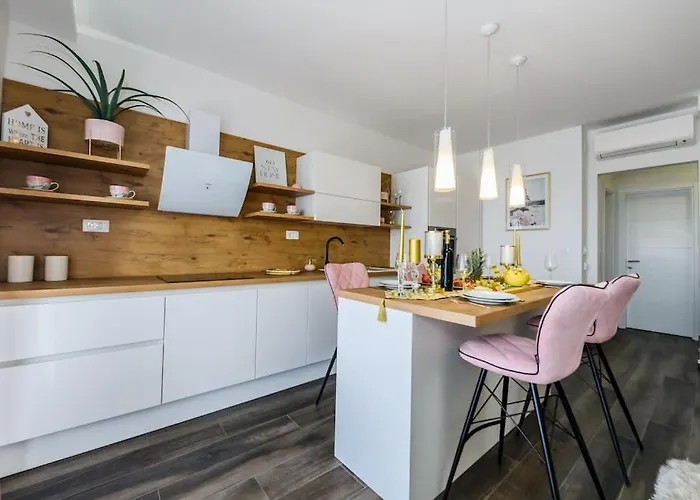 Luksuzni Marea U Podstrani - Vas Raj Na Obali شقة